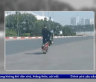 Bốc đầu xe máy 600m trước sân Mỹ Đình, nam thanh niên bị công an triệu tập
