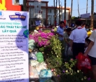 Đồng Nai: Người dân hào hứng “Đổi rác thải tái chế nhận quà”