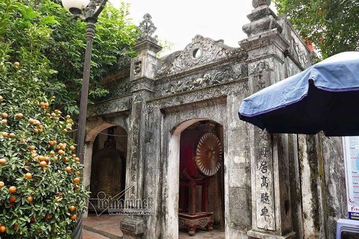 Bí mật về cánh cửa chỉ mở 1 lần mỗi năm ở đền thiêng Hà Nội