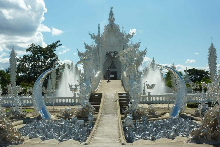 Thấy gì ở Chùa trắng Wat Rong Khun