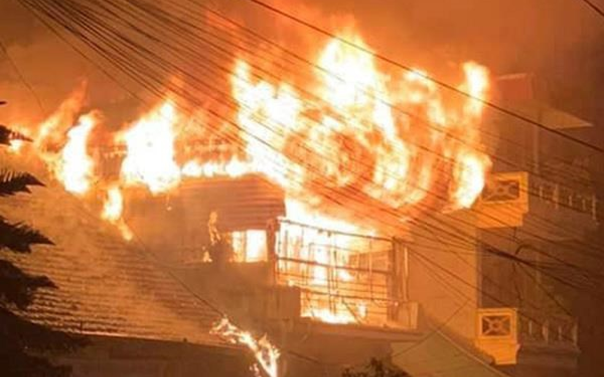 Cháy lớn tại một nhà dân ở khu du lịch Sa Pa, Lào Cai - VOV Du ...