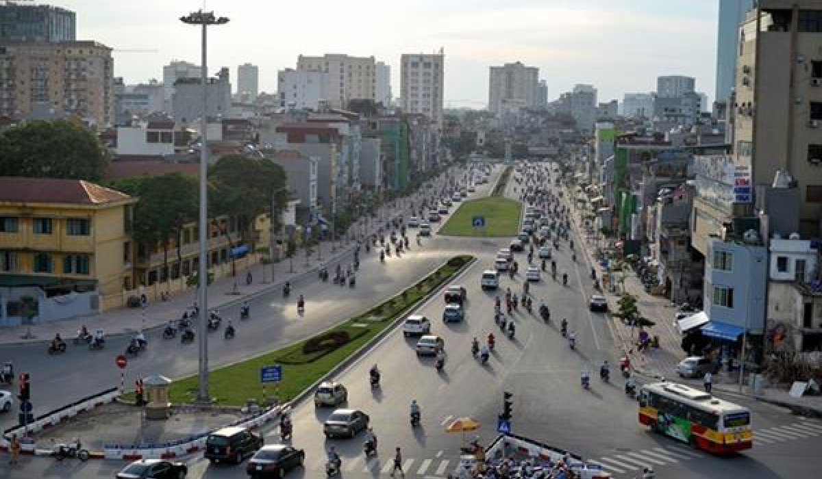Hãy cùng tìm hiểu về đường phố mới của Hà Nội với những bức ảnh tuyệt đẹp. Với các kiến trúc hiện đại và những tiện ích nổi bật, các con phố này sẽ khiến bạn muốn khám phá thật nhiều. Hãy cùng chúng tôi đón chào thành phố mới bằng việc xem ảnh.