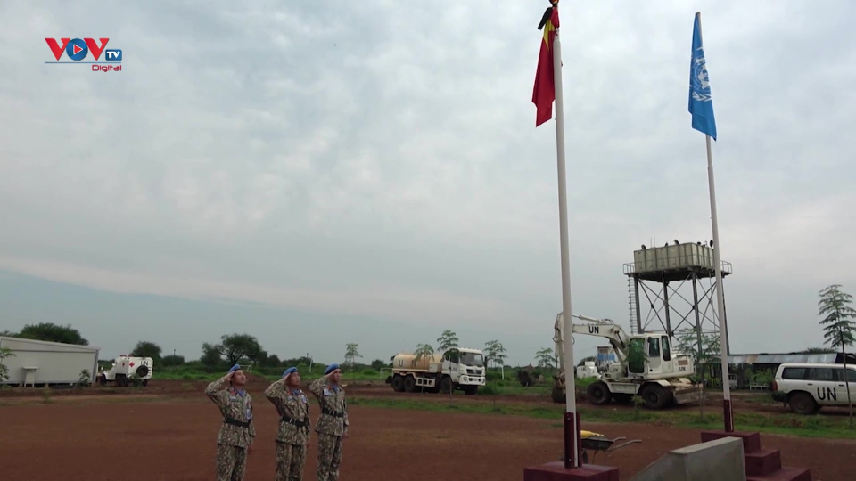 Lực lượng mũ nồi xanh Việt Nam treo cờ rủ, lập bàn thờ tưởng nhớ Tổng Bí thư Nguyễn Phú Trọng