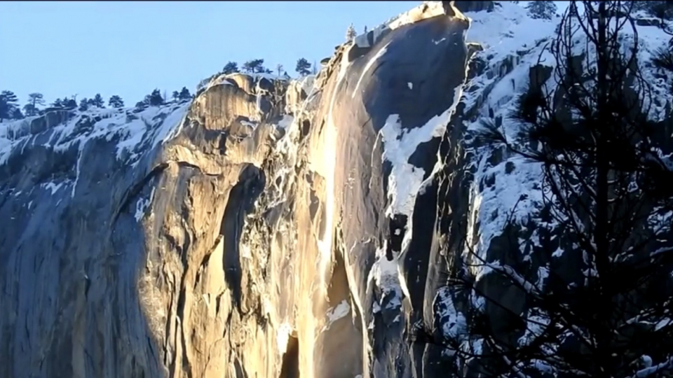 Chiêm ngưỡng “thác lửa” ở Vườn Quốc gia Yosemite, California, Mỹ