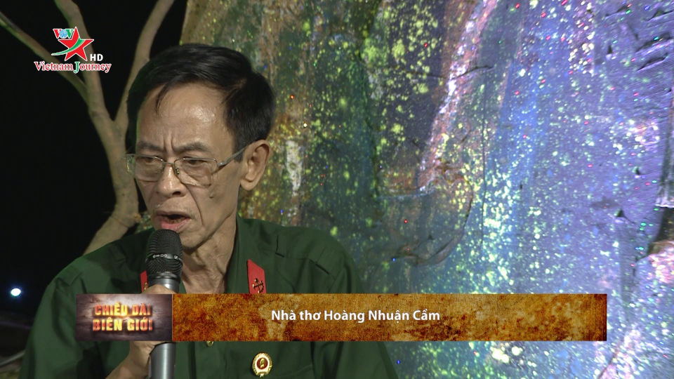 Nhà thơ Hoàng Nhuận Cầm trong chương trình Giao lưu nghệ thuật "Chiều dài biên giới"