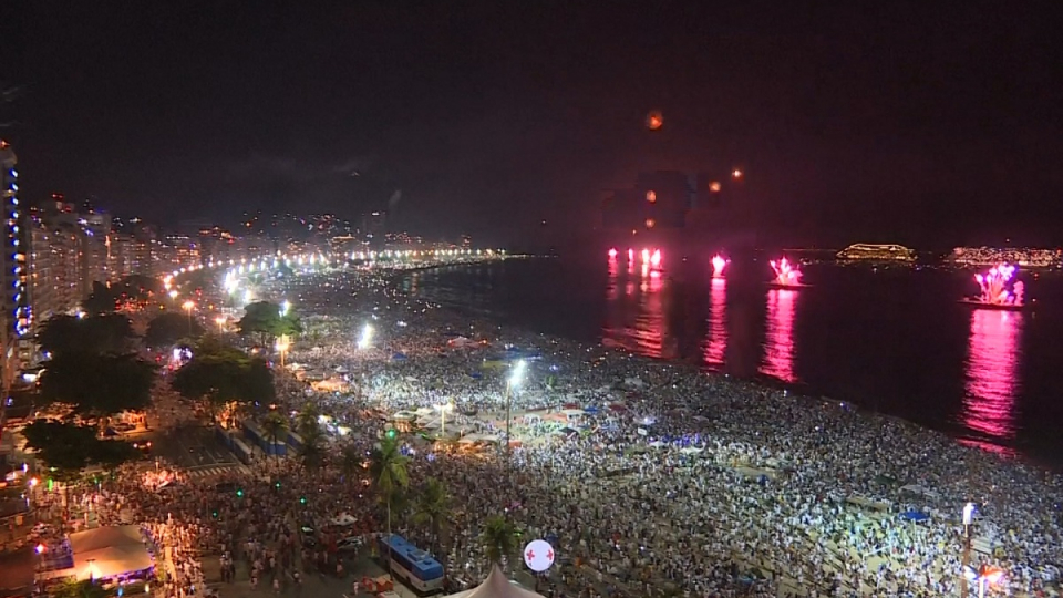 Rio de Janeiro đón năm mới rực rỡ dù khó khăn