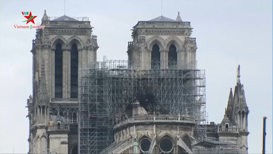 Không phát hiện bằng chứng nào là hành động cố ý trong vụ cháy nhà thờ Đức Bà Paris, Pháp