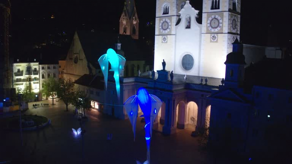 Thị trấn Bressanone trên dãy Alps lung linh trong lễ hội ánh sáng