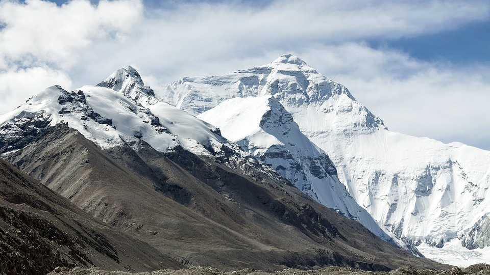Everest có đang dần trở thành nóc nhà chết chóc?