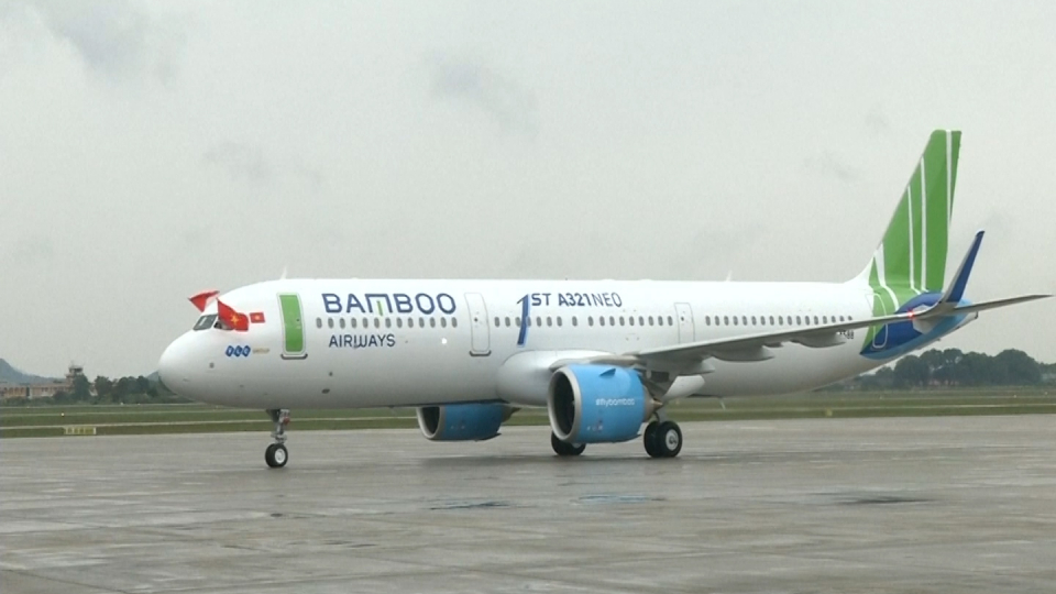 Bamboo Airways ra mắt chuyến bay thương mại đầu tiên