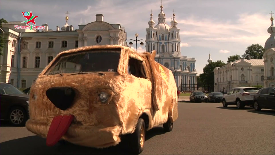 Chiếc xe Van hình dáng một chú chó đáng yêu ngộ nghĩnh ở Nga