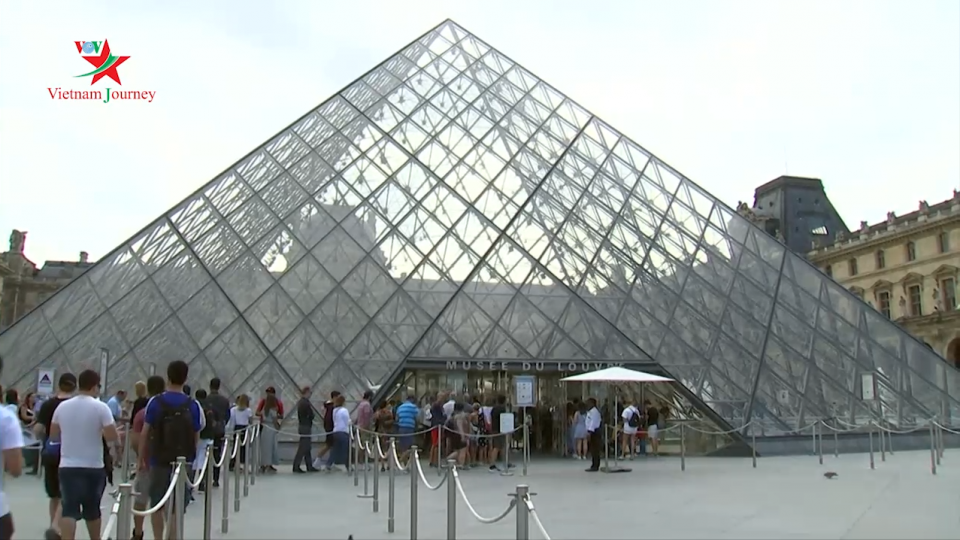 Du khách sẽ phải mua vé trực tuyến nếu muốn thăm bảo tàng Louvre ở Paris, Pháp 