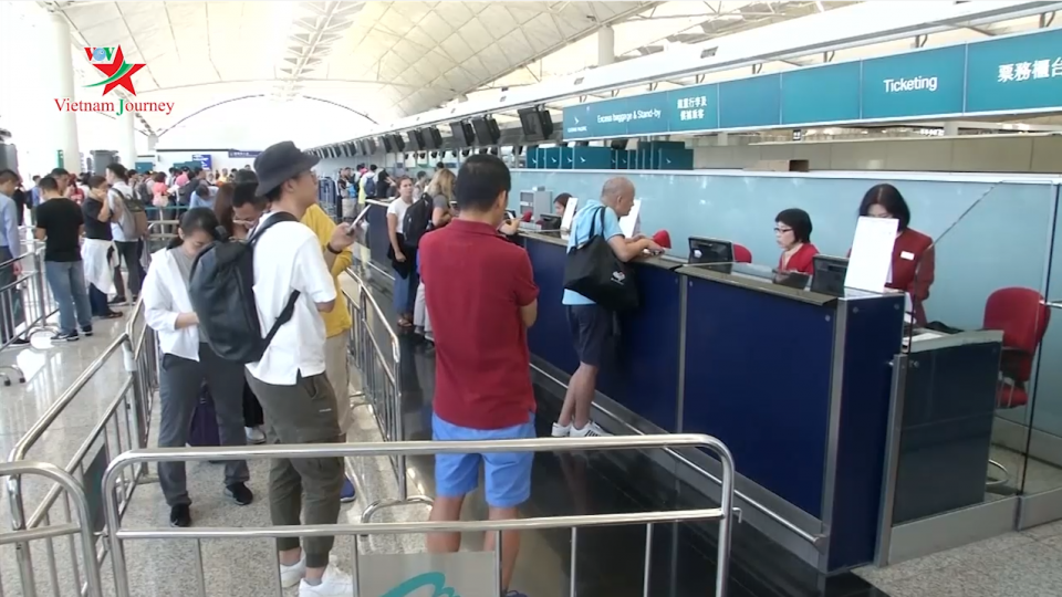 Hồng Kông (Trung Quốc) hủy hơn 100 chuyến bay do lo ngại đình công