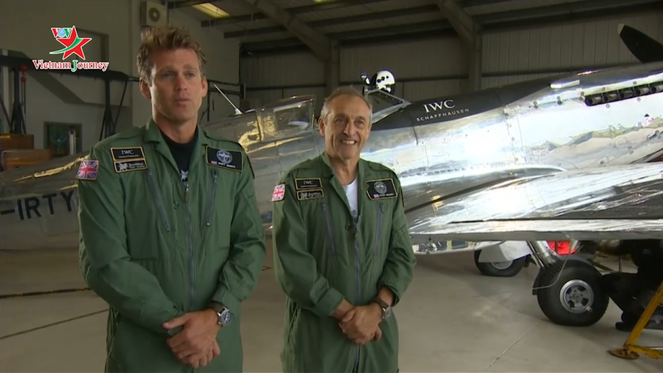 Chuyến bay dài nhất của hai phi công người Anh
