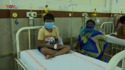 Ấn Độ: Điều tra nguyên nhân của căn bệnh lạ khiến hàng trăm người nhập viện