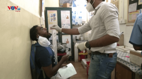 Ấn Độ: Gia tăng đột biến số ca mắc Covid-19 và cúm