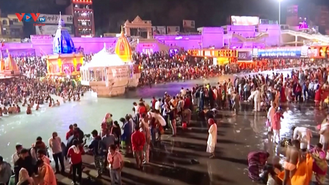 Ấn Độ: Hàng trăm người dương tính với Covid-19 sau khi tham gia lễ hội Kumbh Mela