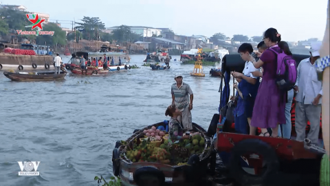 Ăn sáng ở chợ nổi Cái Răng Cần Thơ