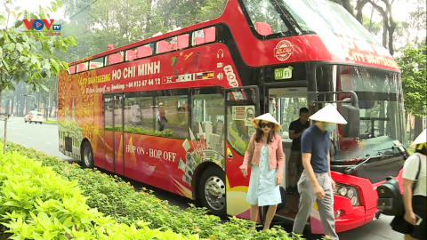 Ấn tượng hành trình khám phá TP Hồ Chí Minh trên xe buýt 2 tầng 