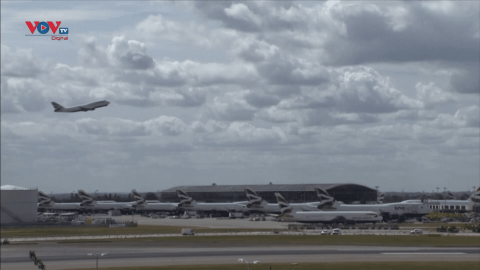 Anh: Nhân viên an ninh sân bay Heathrow đình công gây nguy cơ gián đoạn nghiêm trọng