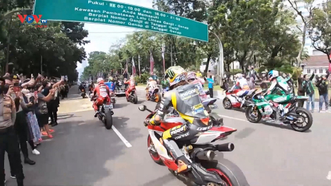 Các tay đua đến Indonesia tham dự giải đua xe MotoGP 2022 