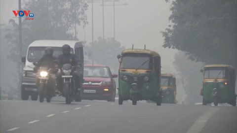 Chất lượng không khí tại thủ đô New Delhi (Ấn Độ) xuống mức “rất xấu”