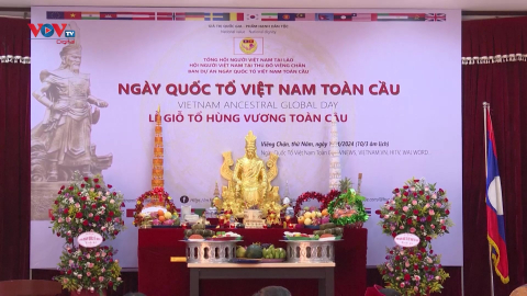 Cộng đồng người Việt Nam tại Lào dâng hương tưởng nhớ các Vua Hùng 