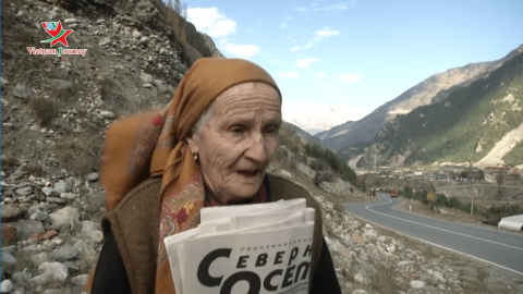 Cụ bà đưa thư ở nước Nga vẫn làm việc trên cung đường núi ở tuổi 83