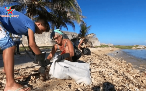 Cuba tích cực làm sạch các bãi biển