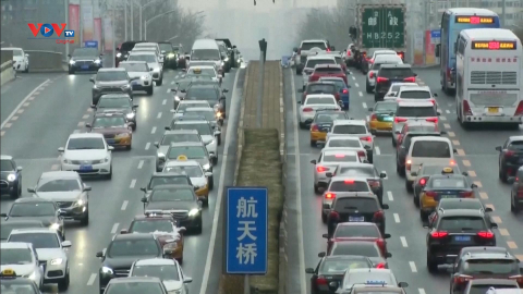 Giao thông tại thủ đô Bắc Kinh tắc nghẽn trong ngày đầu tiên học sinh quay trở lại trường 
