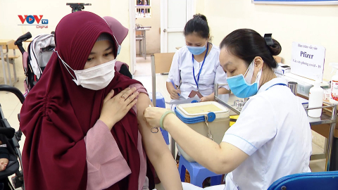 Hà Nội: Đẩy mạnh tiêm vaccine cho người nước ngoài