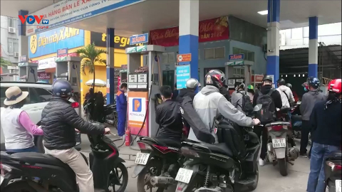 Hà Nội: Mua bán xăng ổn định trước thông tin tăng giá