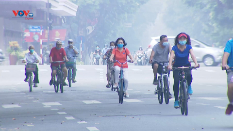 Hà Nội: Người dân háo hức trong ngày đầu được tập thể dục ngoài trời