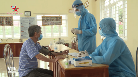 Hà Nội: Ổ dịch thôn Đông Cứu - Người dân được chăm sóc sức khỏe hàng ngày