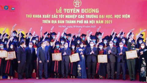 Hà Nội tuyên dương 90 thủ khoa xuất sắc tốt nghiệp các trường đại học, học viện