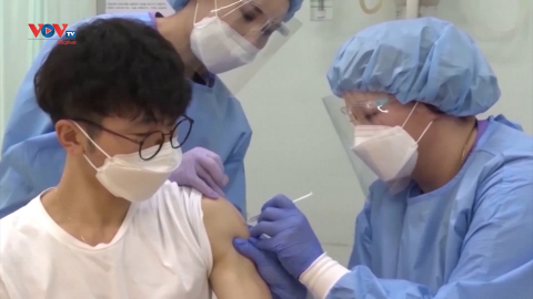 Hàn Quốc: Tiêm vaccine mũi 3 vẫn nhiễm Omicron, ca bệnh nhân nặng tăng kỷ lục