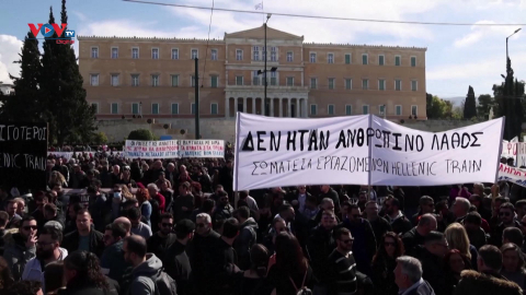 Hy Lạp: Người dân biểu tình sau vụ tai nạn tàu hỏa thảm khốc