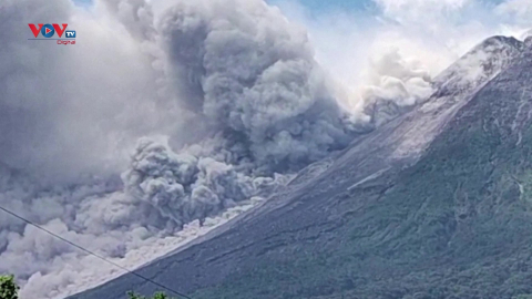Núi lửa Merapi phun trào dữ dội buộc tạm dừng các hoạt động du lịch