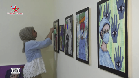 Iraq: Họa sĩ Basra vẽ tranh tưởng nhớ những người chiến đấu với Covid-19