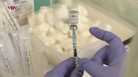 Israel: Vaccine ngừa Covid-19 của Pfizer có hiệu quả đối với những người bị bệnh mãn tính