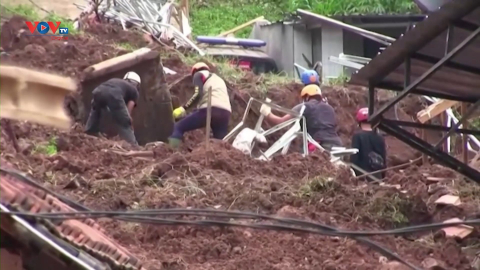 Ít nhất 13 người thiệt mạng và 27 người mất tích do lở đất liên tiếp tại Indonesia