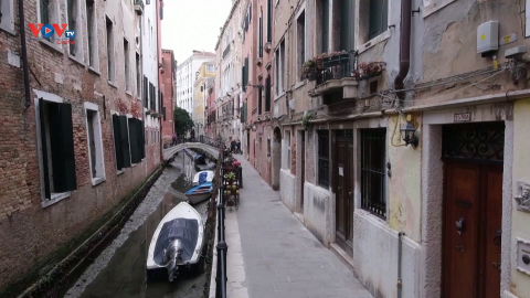 Italia: Các kênh đào tại Venice lại cạn nước