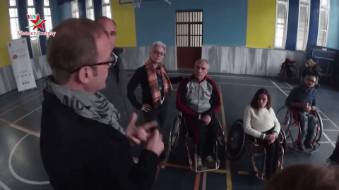 Khiêu vũ trên xe lăn cho người khuyết tật ở Syria