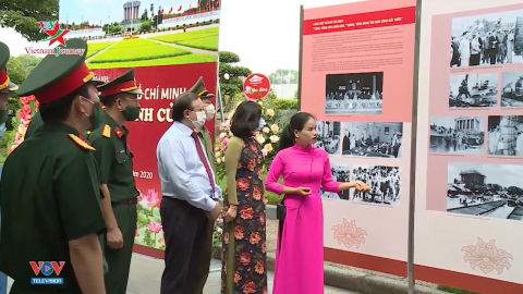 Lăng Chủ tịch Hồ Chí Minh - Đài hoa vĩnh cửu