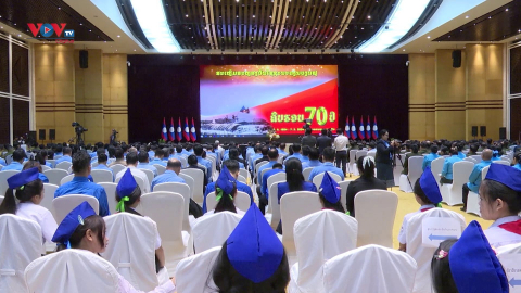 Lào tổ chức trọng thể mít tinh kỷ niệm 70 năm Chiến thắng Điện Biên Phủ	