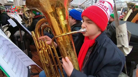 Mỹ: Hơn 300 nhạc công Tuba tham gia hòa nhạc chào Giáng sinh