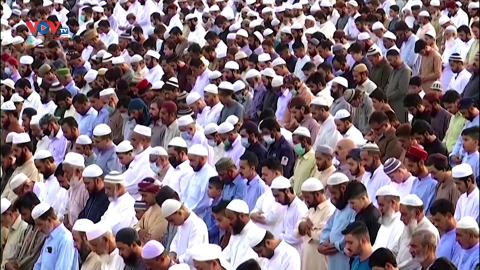 Người Hồi giáo trên khắp thế giới bắt đầu lễ Eid al-Fitr trong dịch bệnh Covid-19 