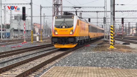 Nhiều nước châu Âu cung cấp chuyến tàu miễn phí cho người tị nạn Ukraine