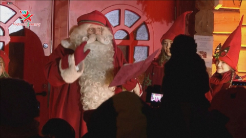 Ông già Noel bắt đầu hành trình phát quà