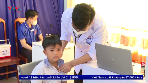 Quảng Bình: Khám sàng lọc và hỗ trợ điều trị cho hàng trăm trẻ em bệnh tim bẩm sinh